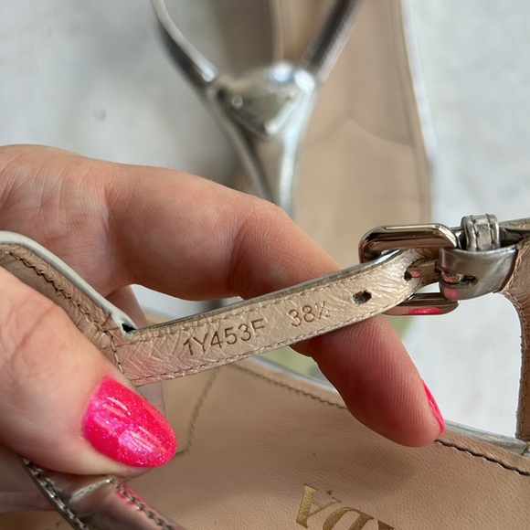 Prada thong low wedge sandals - Picture 9 of 10